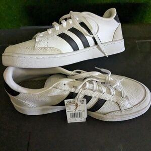 New Adidas men's shoes. 11.5